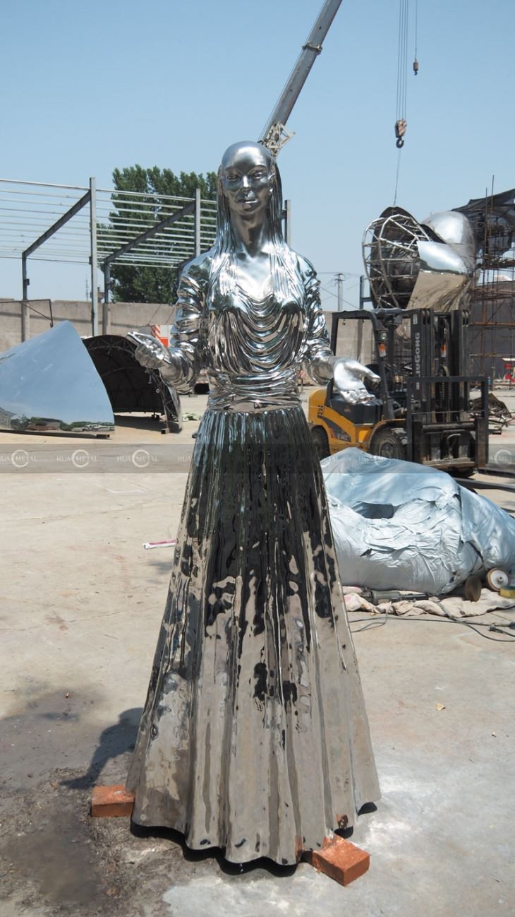 Casted ruostumaton teräs veistos