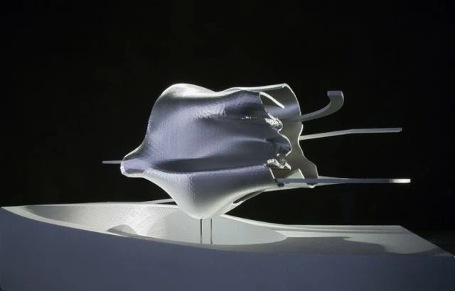 Hyperbolinen ruostumaton teräs julkisivu